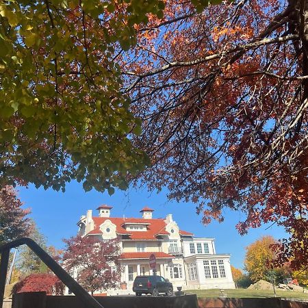 Gorgeous 5 Bedroom Boston Home Chestnut Hill Extérieur photo